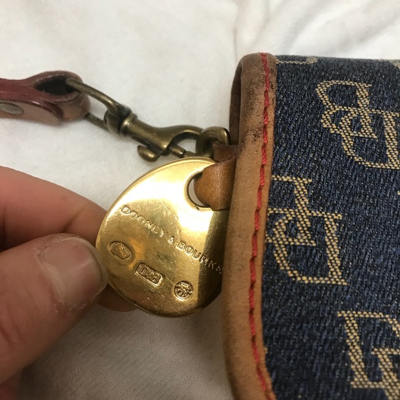 authentic/vintage DOONEY & BURKE wristlet - Picture 3 of 6